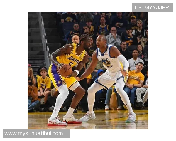 美记：艾顿因病缺席湖人今天训练，但他将随队前往犹他州